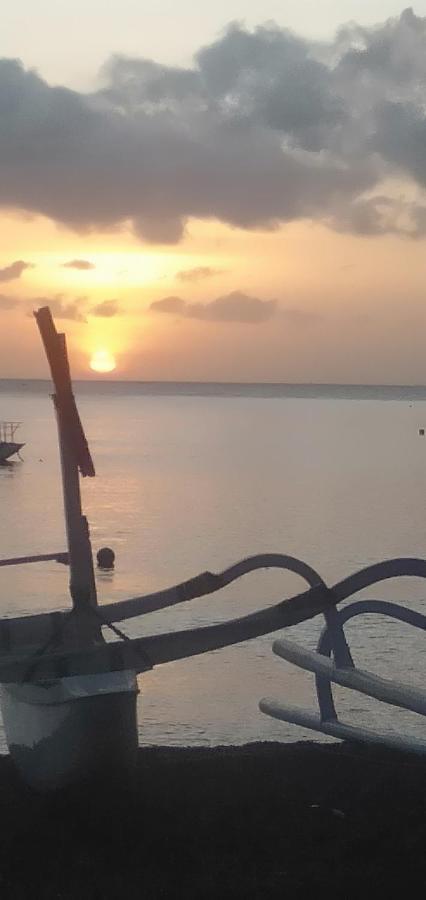 Teman Teman Bungalows 1 Amed Exteriér fotografie